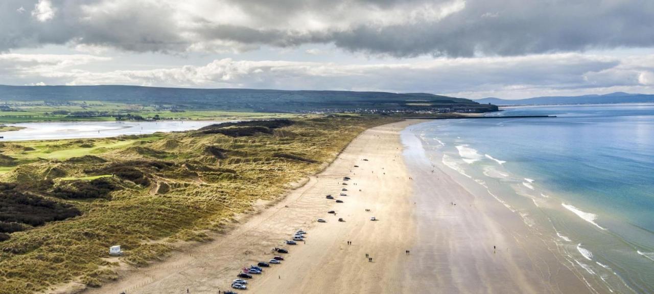 Enfield Street House Behind Portstewart Promenade With Partial Sea View From Front 3 Bed Sleeps 7 빌라 외부 사진