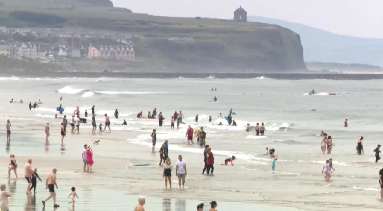 Enfield Street House Behind Portstewart Promenade With Partial Sea View From Front 3 Bed Sleeps 7 빌라 외부 사진