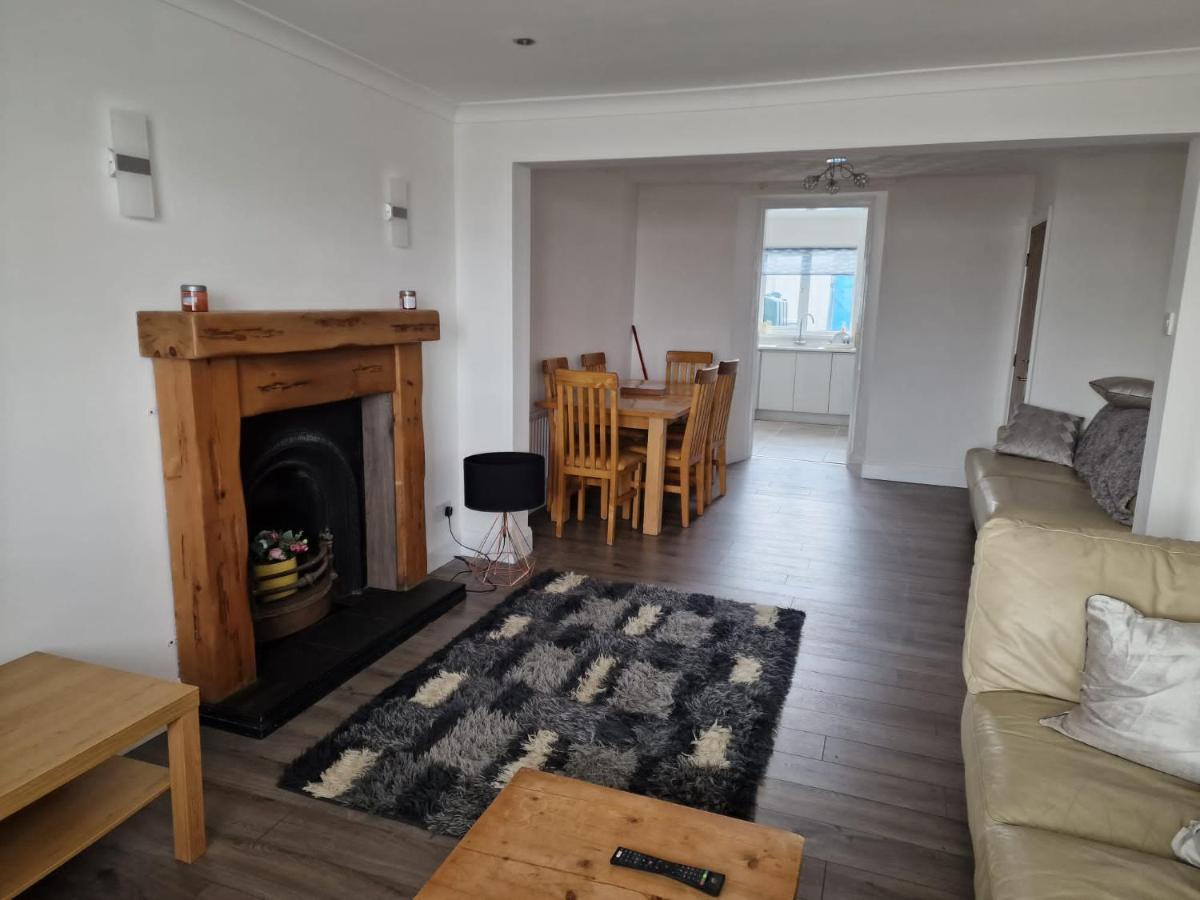 Enfield Street House Behind Portstewart Promenade With Partial Sea View From Front 3 Bed Sleeps 7 빌라 외부 사진